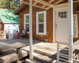 The Brook Ave Bungalow - Kings Beach - Patio