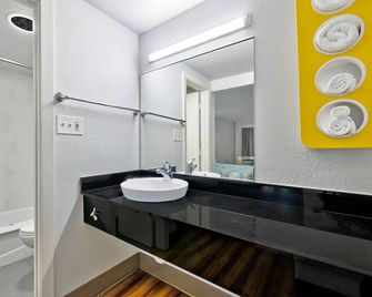 Motel 6-Plano, Tx - Plano Northeast - פלאנו - חדר רחצה