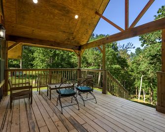Fantastic Secluded Wooden Cabin with All Commodities in Nashoba, Oklahoma - Tuskahoma - Balcony