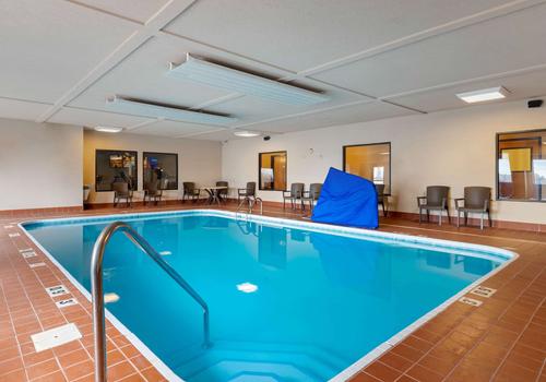 hotels in glasgow ky with indoor pools