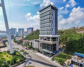 Wyndham Garden Legend Halong - Ha Long - Building