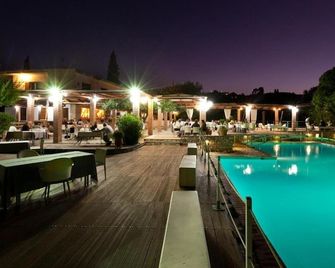 Olympic Village - Olympia - Pool