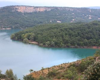 Villa in a big property with private swimming pool in the heart of the Provence - Salernes - Bâtiment