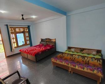 Brother's in Mountains - Kasol - Bedroom