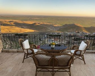 Tarihi Selcuklu Konagi - Mardin - Balkón