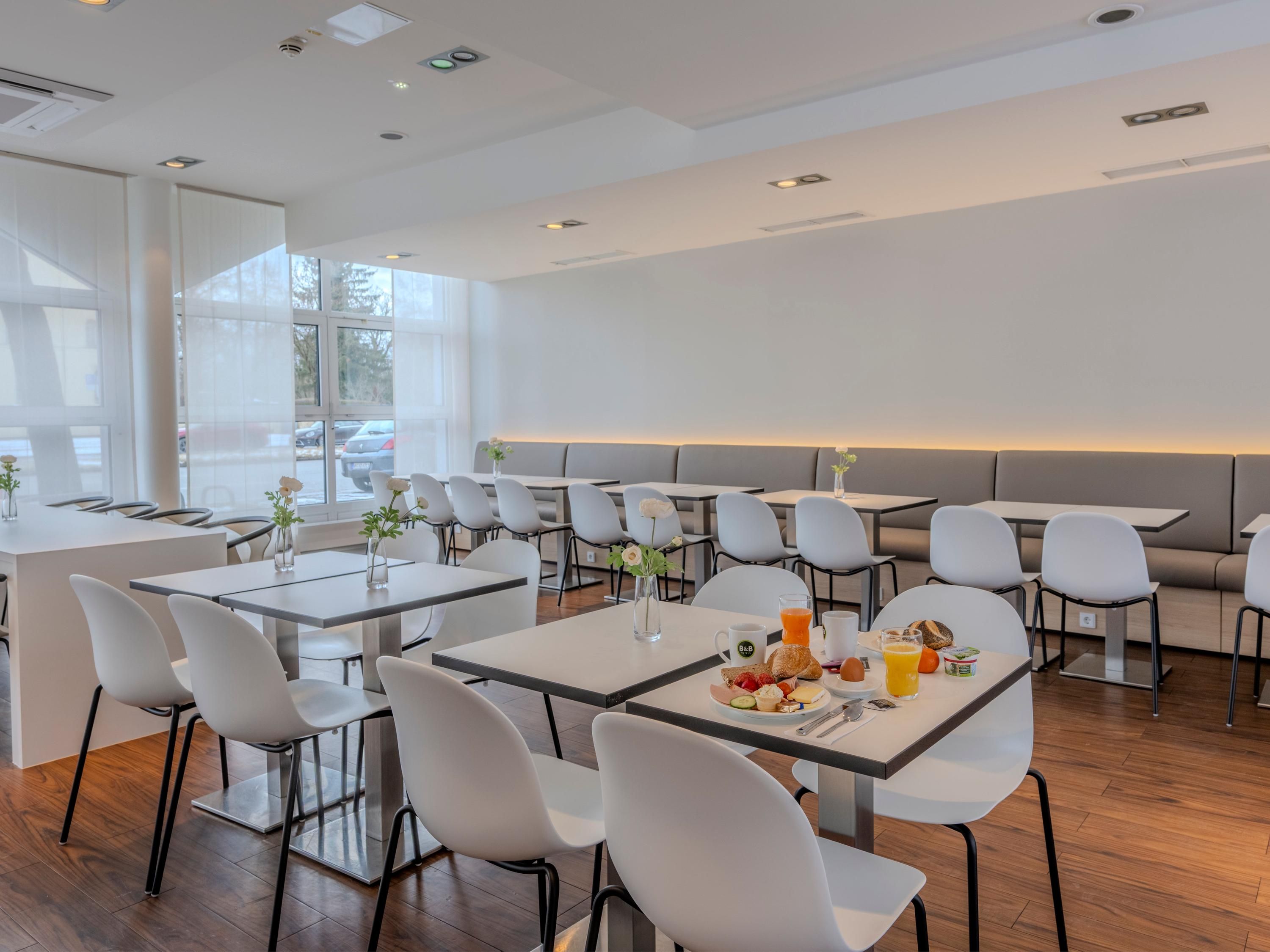 بي آند بي هوتول مونخن شفابينج