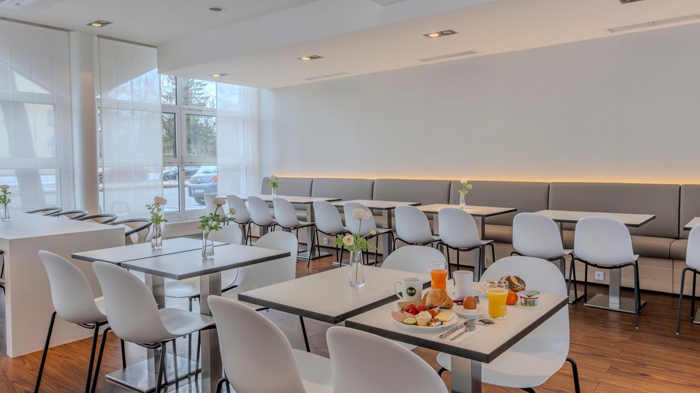 بي آند بي هوتول مونخن شفابينج