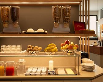 Hotel Five - Milán - Buffet