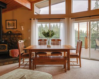 Hot Tub + Scenic Views: Luxury Twain Harte Cabin! - Twain Harte