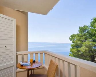 Hotel Sunceva Postelja Brela - ברלה - מרפסת
