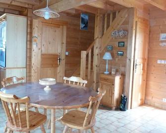 Individual chalet classified for 6 people maximum - La Pesse - Comedor