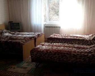 Hotel Taraz - Vishnëvka - Habitación