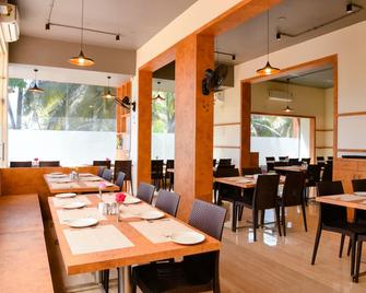 Malvan's Aishwarya Hotel - Mālvan - Restaurant