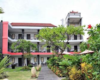 Budhi Hotel - Kuta - Building