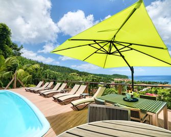 The Champs - Portsmouth - Piscina