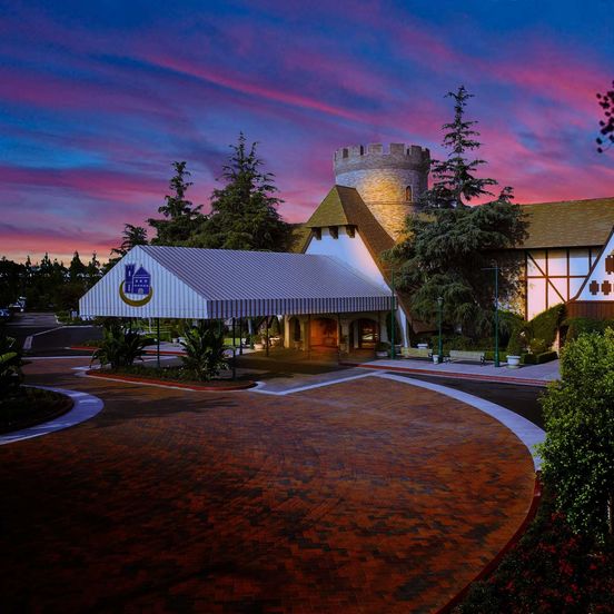 Building view of Anaheim Majestic Garden Hotel