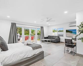 Unique Retreat - Unit B: Homey First-Floor Haven - Deerfield Beach - Habitación