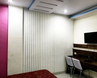 Hotel Manoj International - Kanpur