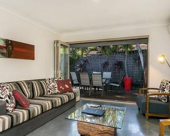 Byron Lakeside Holiday Apartments - Byron Bay - Salon