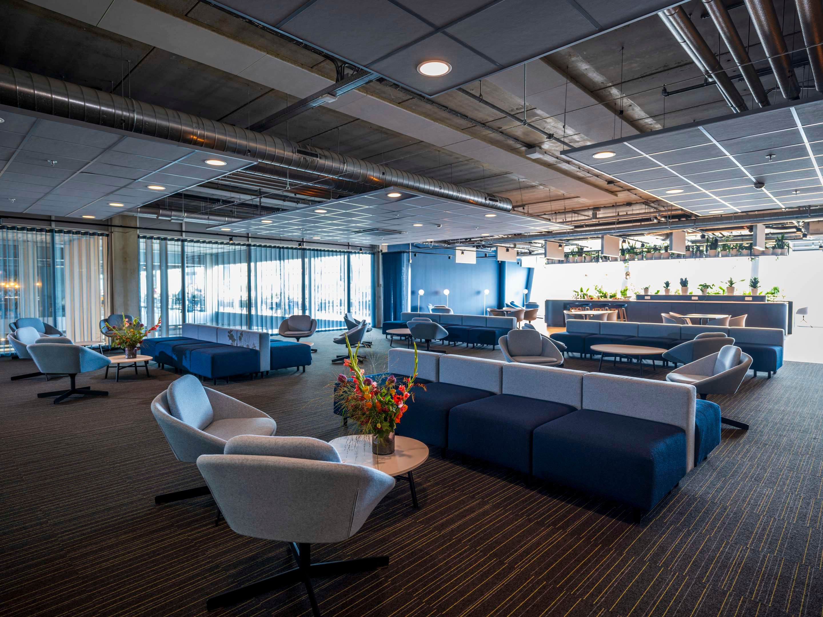 تيوليب ان أيندهوفن إيربورت - إيندهوفين - ردهة