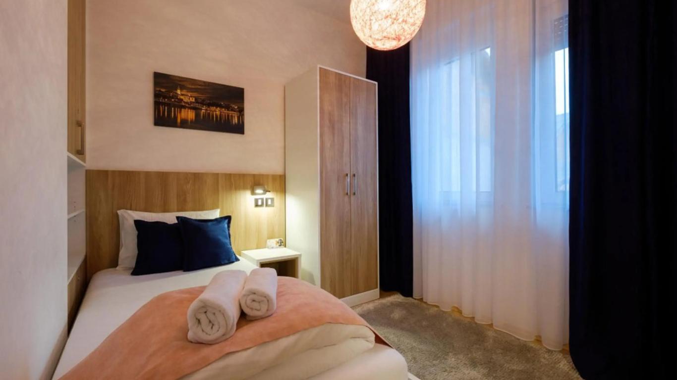 Airport Hotel Garni