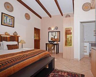 Cherry Tree Cottage Linden Bed and Breakfast - Johannesburg - Bedroom