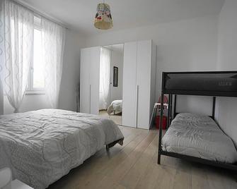 Moralma - Sarzana - Camera da letto