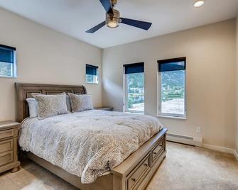 Rambler's Retreat Sleeps 8 Lakefront Vie - Georgetown - Bedroom