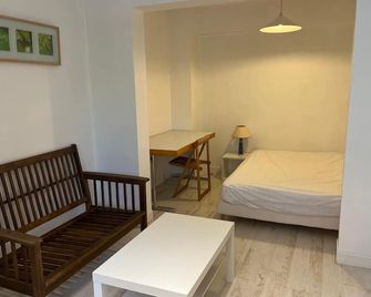 studio tout equipe - Rueil-Malmaison - Chambre