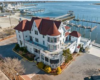 Tavern on the Bay Resort- Albert Anastasia Suite - Somers Point - Building