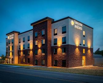 Cobblestone Hotel & Suites - Mosinee - Mosinee - Building