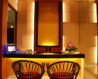 Hotel Minahasa - Manado - Front desk