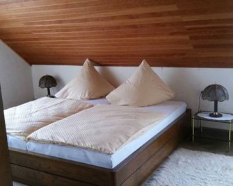 Ferienhaus Raabe - Birresborn - Habitación