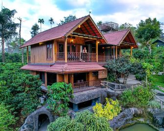 Niyatma Wayanad Premium Resort By Voye Homes - Kalpetta - Gebäude