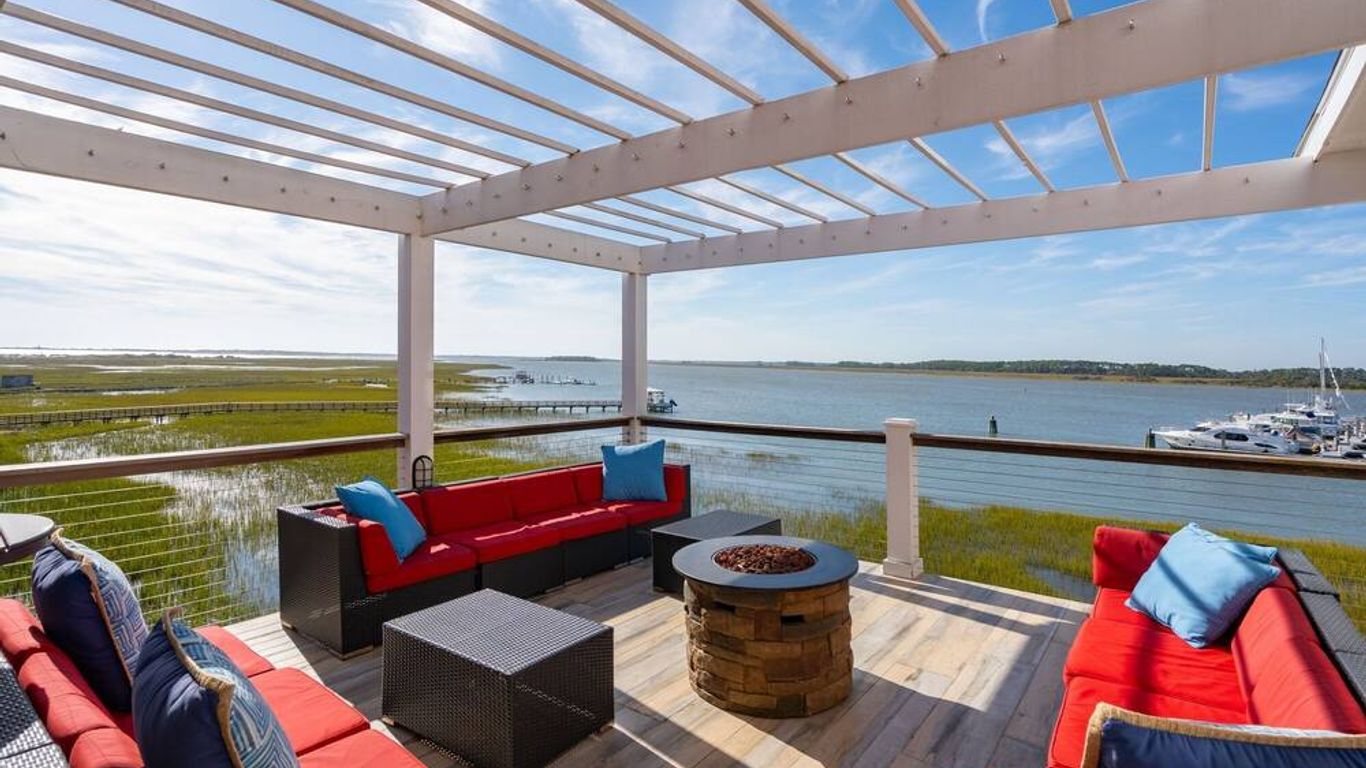 Regatta Inn - Adults Only