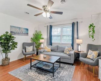 Central 3 Br- W/D + Dogs Ok! - Norfolk - Sala de estar