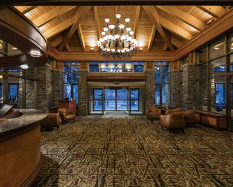 Royal Canadian Lodge - Banff - Lobby