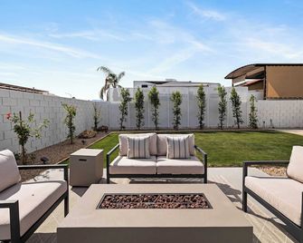 Montego by Avantstay Private Yard w/ Pool & Hot Tub - Indio - Patio