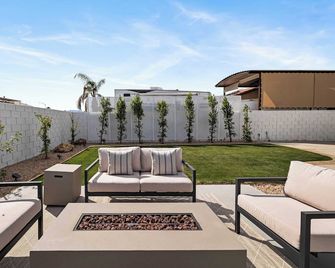 Montego by Avantstay Private Yard w/ Pool & Hot Tub - Indio - Patio