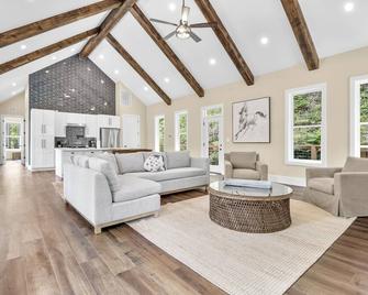 Private! Headwaters Hideaway! - London - Huiskamer