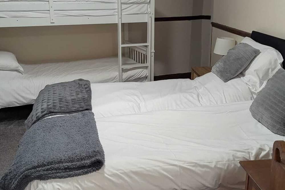 The Prince of Wales Inn - Tredegar - מרטיר טידפיל - חדר שינה