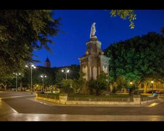 Stella centro citta' - Кальярі