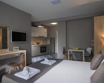 Marina Beach Hotel - Pomorie - Slaapkamer
