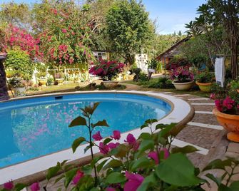 Flower Garden Hostel - Puerto Princesa - Piscina