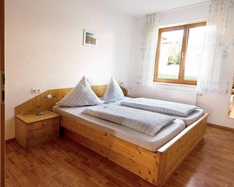 Ferienwohnung Himmelreich, 64qm, 2 Schlafzimmer, max. 4 Personen - Langenau - Schlafzimmer