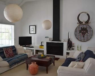 Gecko Cottages - Prince Albert - Living room