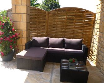 Hotel Les Collines - Cublac - Innenhof