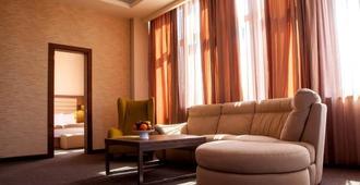 President Hotel By Hrazdan Hotel Cjsc - Yerevan - Living room