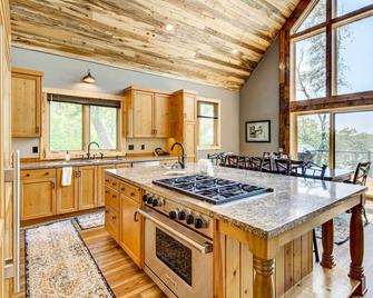 Pequot Lakes Retreat w/ Beach + Fire Pit! - Pequot Lakes - Cocina