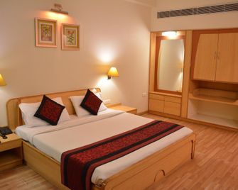 Hotel Adityaz - Gwalior - Bedroom